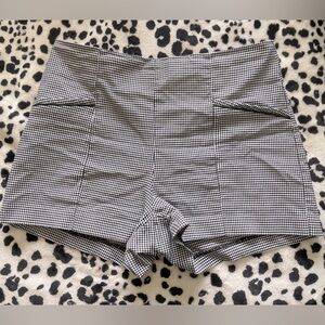 Pin up checkered short shorts
